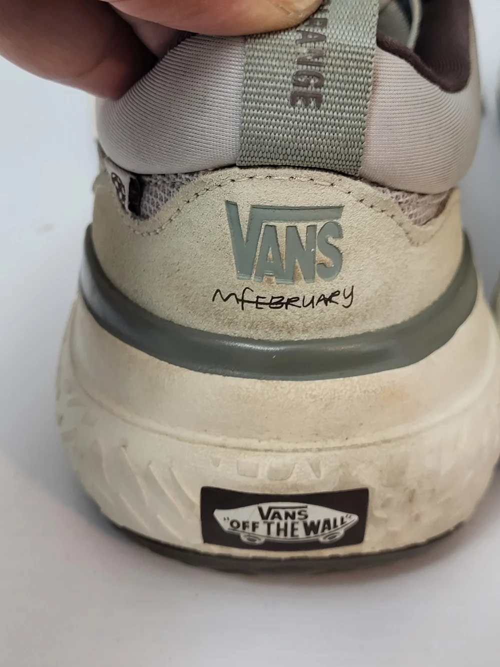 Vans UltraRange Men’s Sneakers in Beige and Gray 9.5